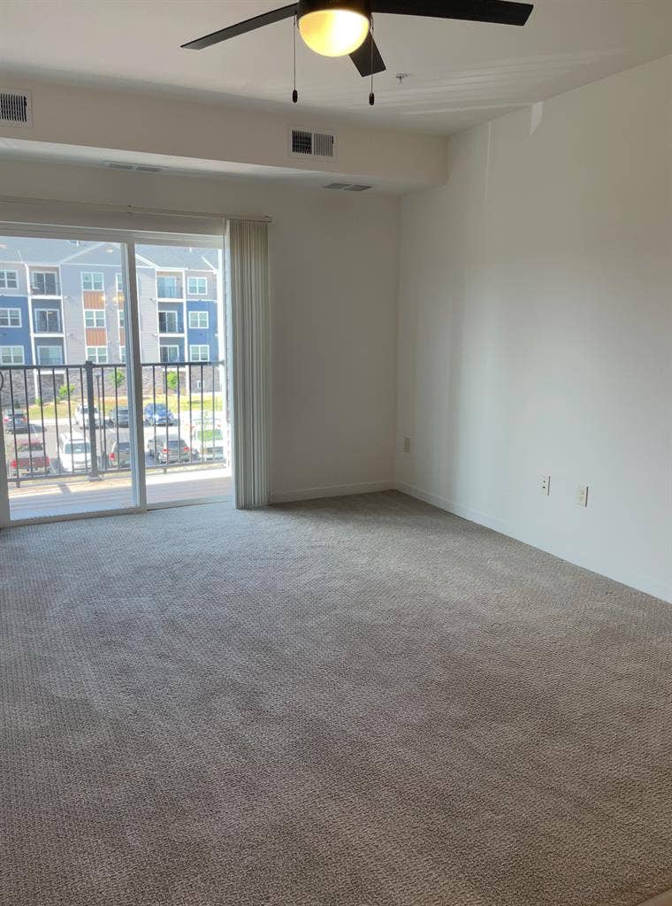 Private bed & bathroom in new apt