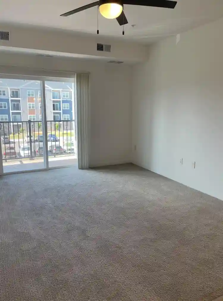 Private bed & bathroom in new apt