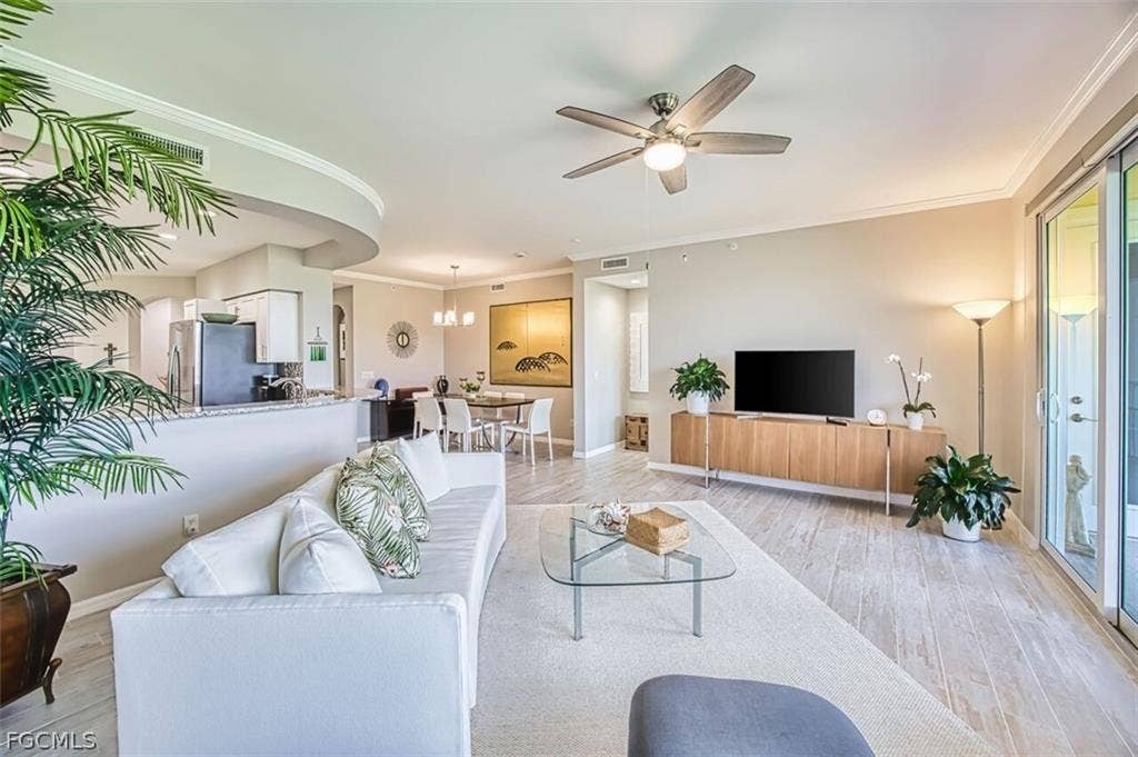 Golf & Lake View Condo Gem