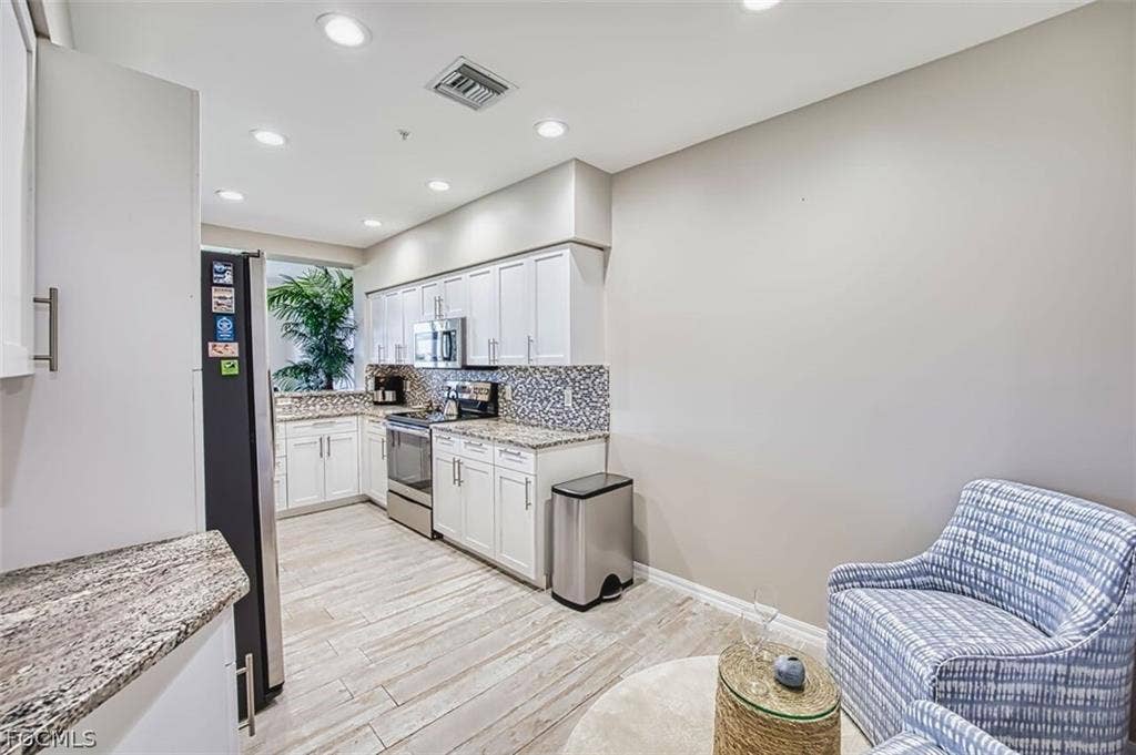 Golf & Lake View Condo Gem