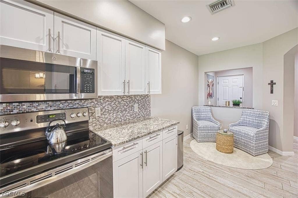 Golf & Lake View Condo Gem
