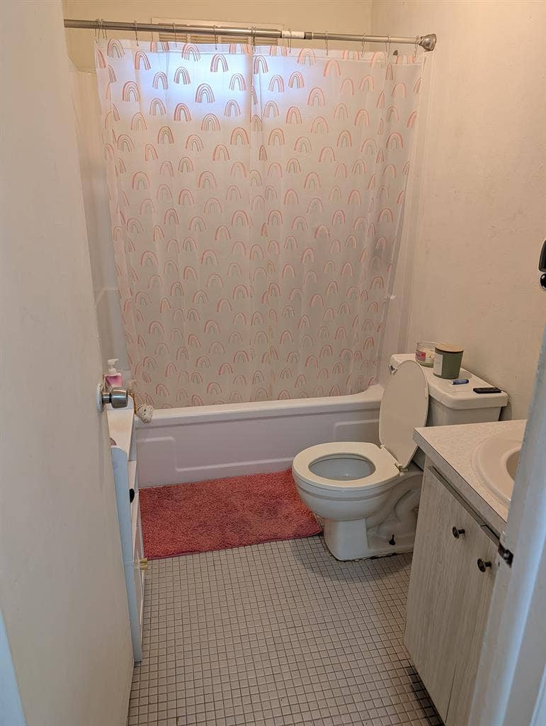 Need Roommate