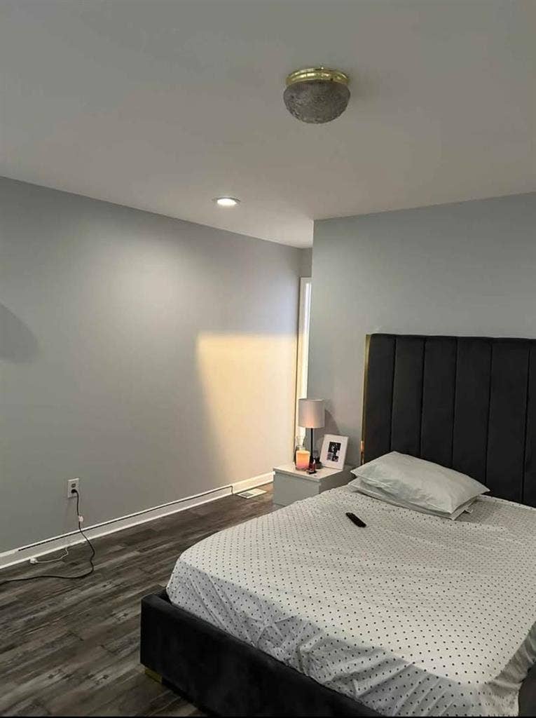 Large Master Bedroom For Rent