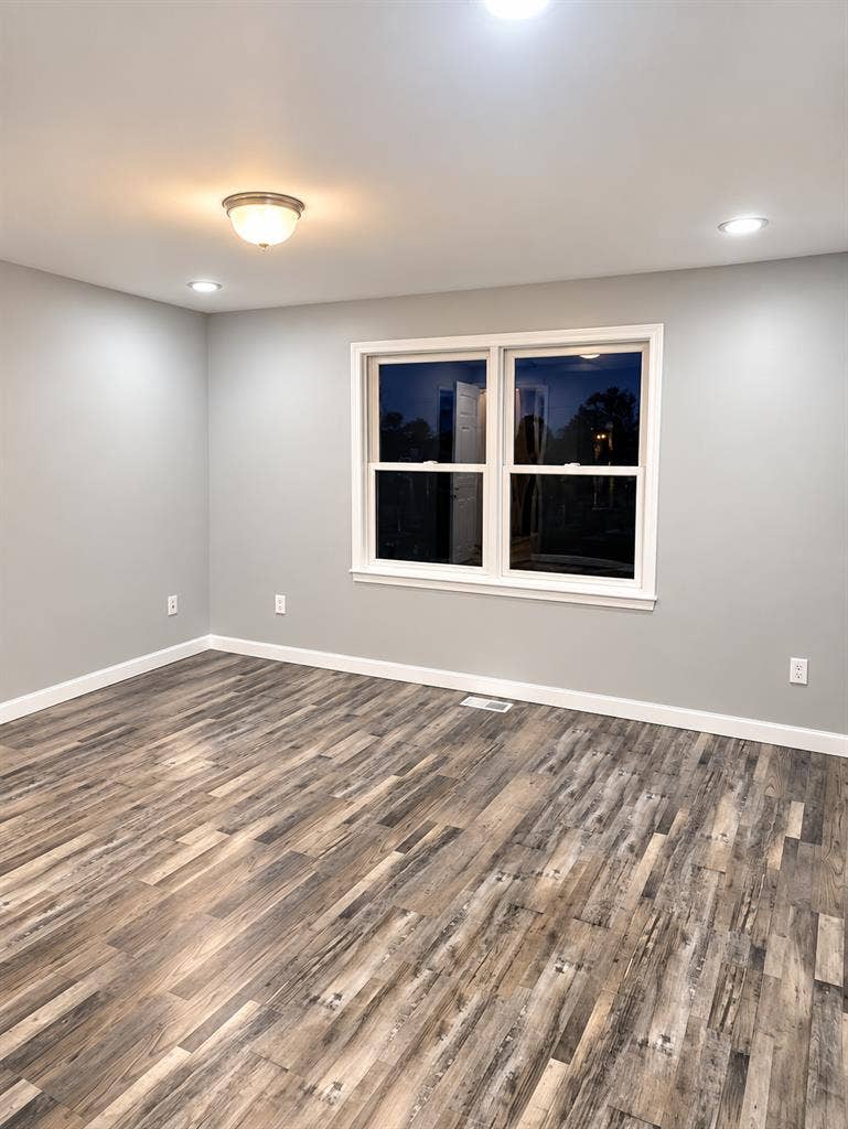 Large Master Bedroom For Rent