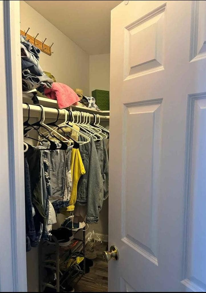 Large Master Bedroom For Rent