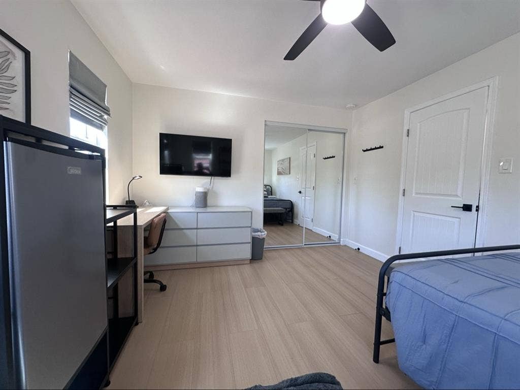 Furnished room move in ready