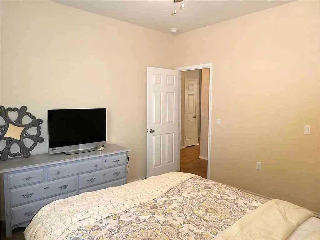 3 BR in Austin