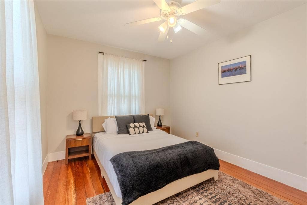 4 bedroom, 1 bath apartment