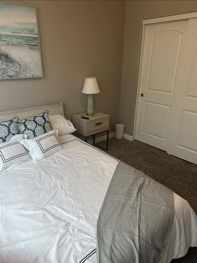 1 Room Available: November 1st!
