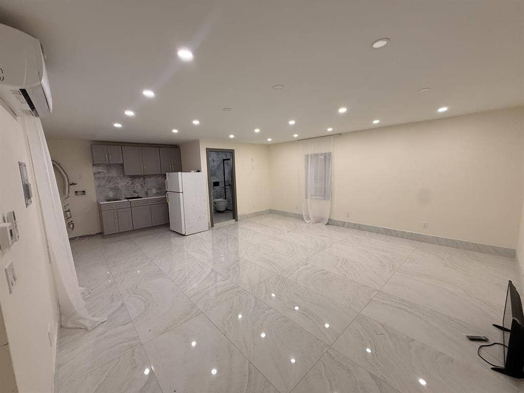 STUDIO FOR RENT in Sheepshead Bay