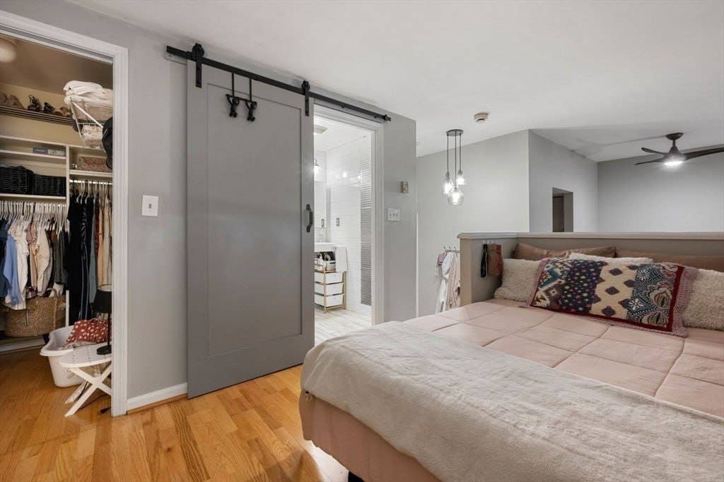 1 beautiful bedroom Available