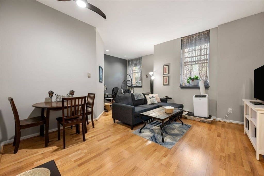1 beautiful bedroom Available