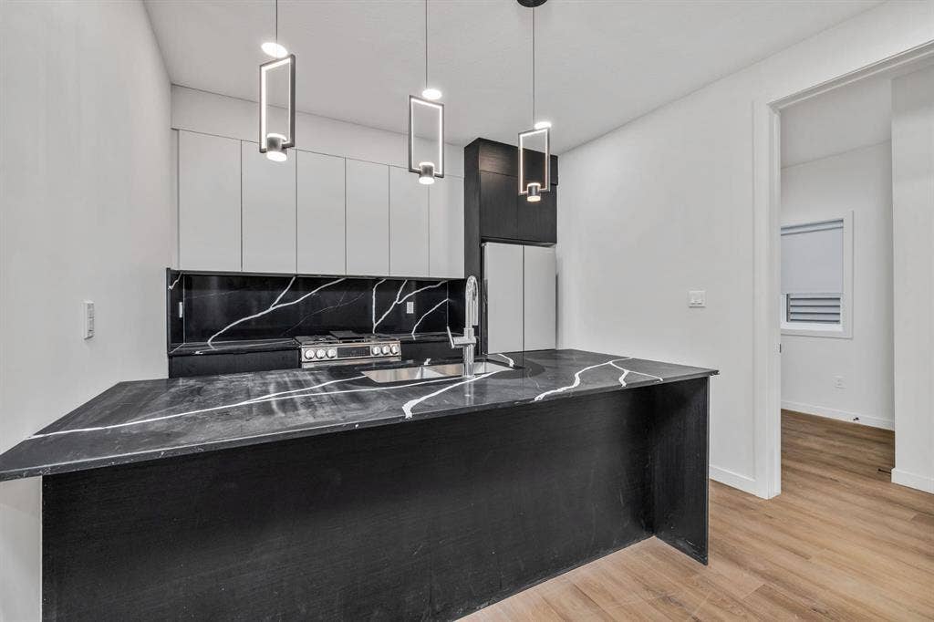 5-bedroom Luxury Rental in McKernan