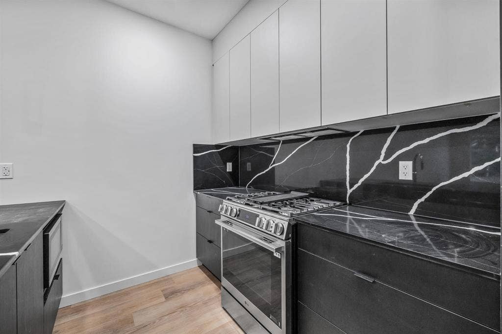 5-bedroom Luxury Rental in McKernan