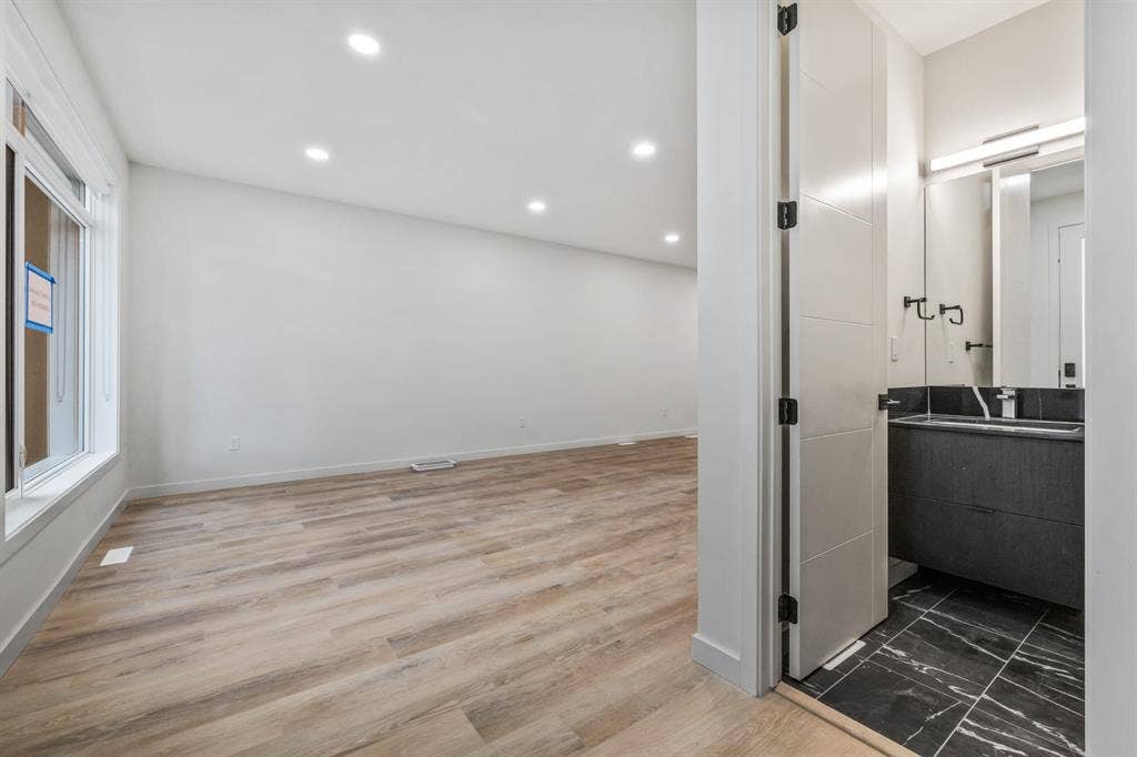 5-bedroom Luxury Rental in McKernan