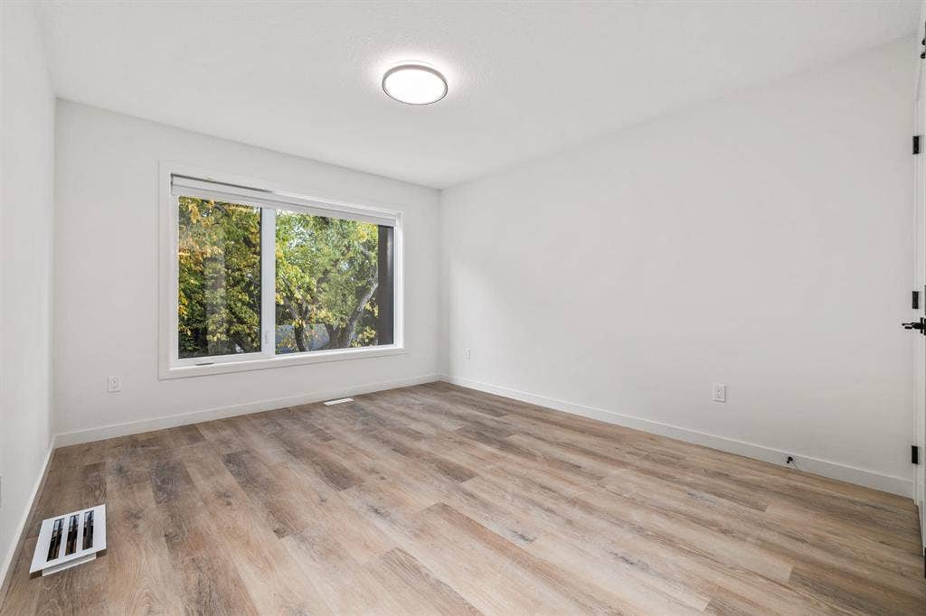 5-bedroom Luxury Rental in McKernan