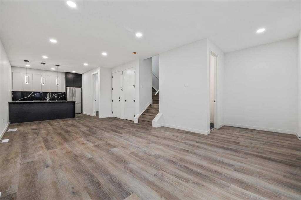 5-bedroom Luxury Rental in McKernan