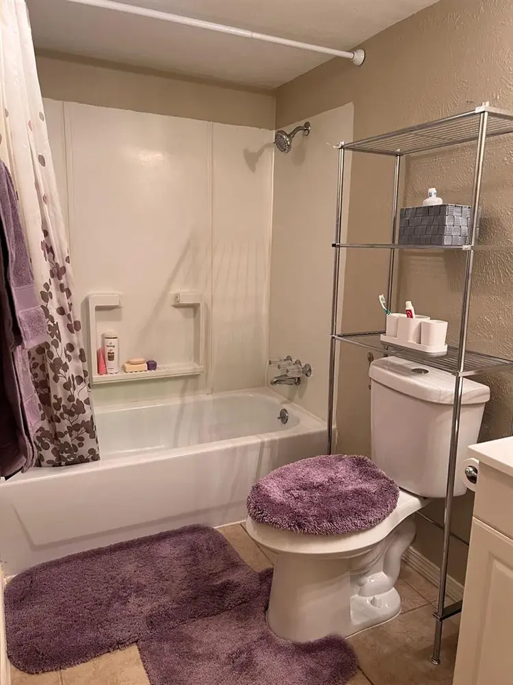 One bedroom available for a female
