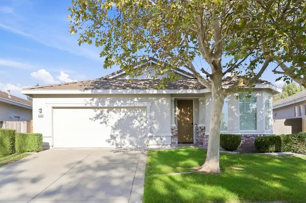 New Listing*Modern Family Home"