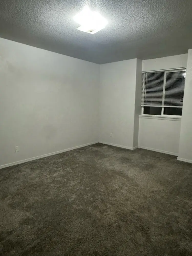 Unfurnished room for rent