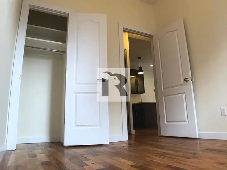 2 rooms in crown heights available