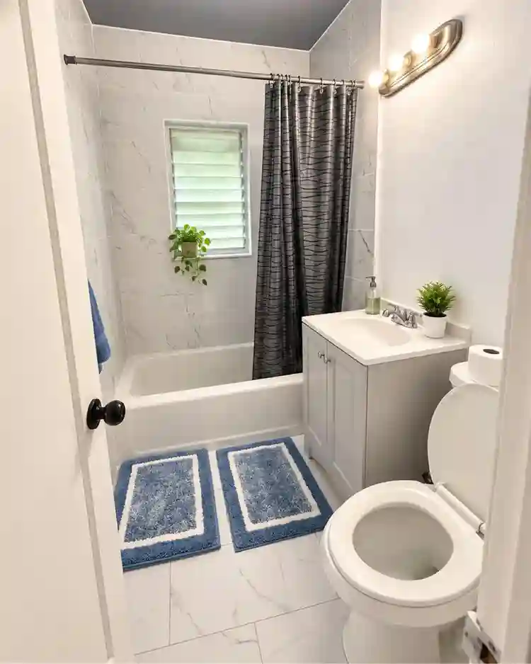 Room for rent with private entrance