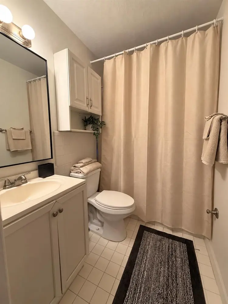 Private Room Own Entrance and Bath