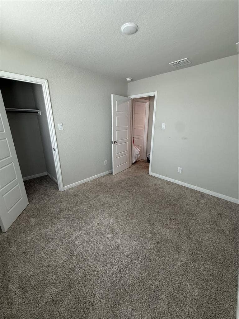 Looking for a female roommate.