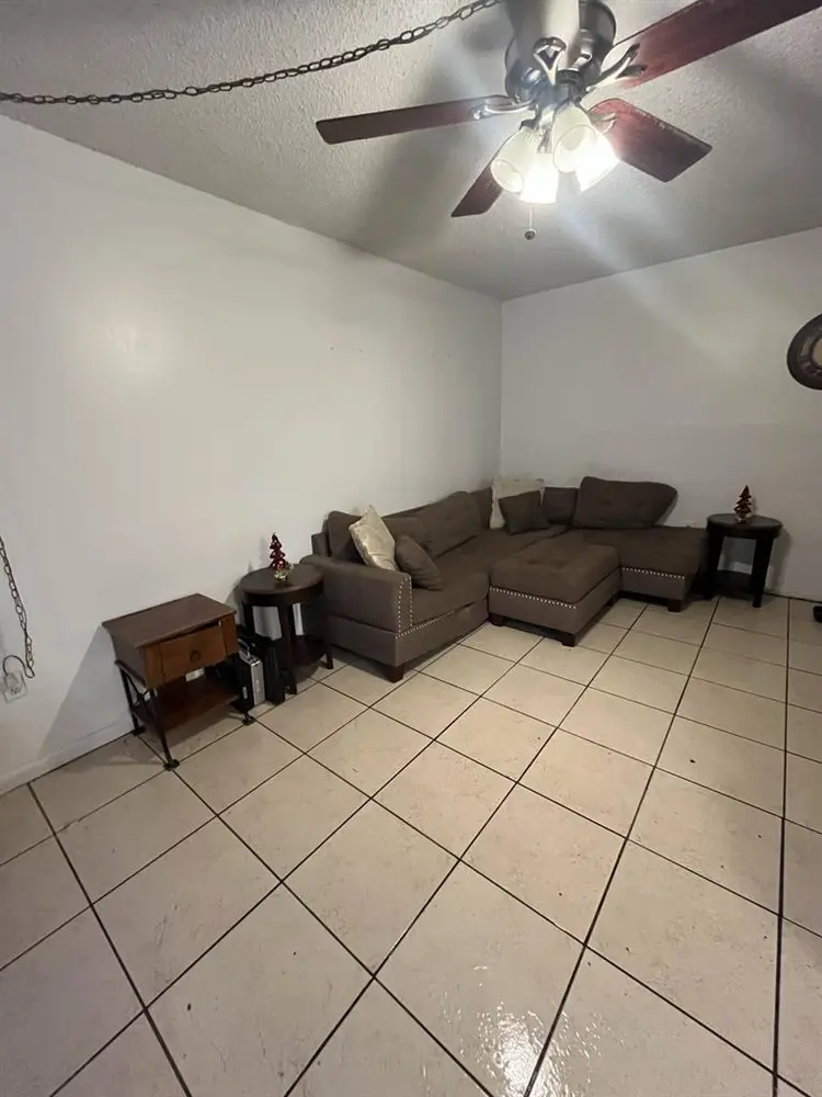 Room for rent 1,000 monthly!