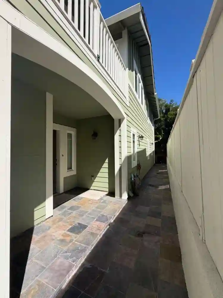 Room in Large House w/ ur Bathroom
