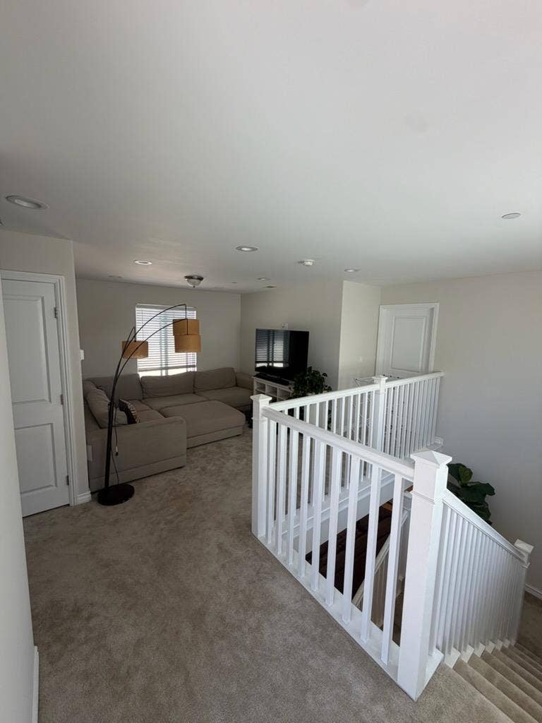 Room in Large House w/ ur Bathroom