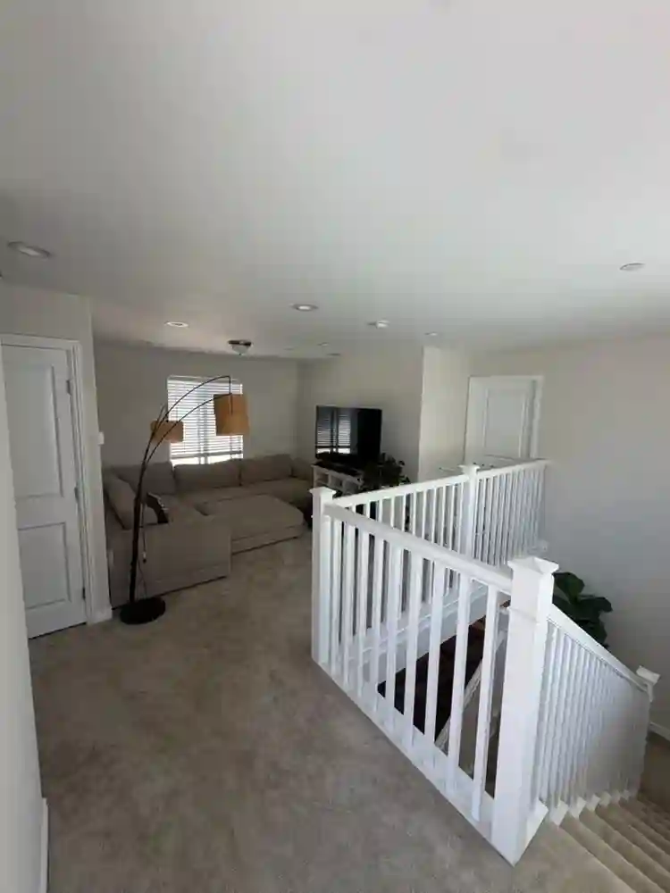 Room in Large House w/ ur Bathroom