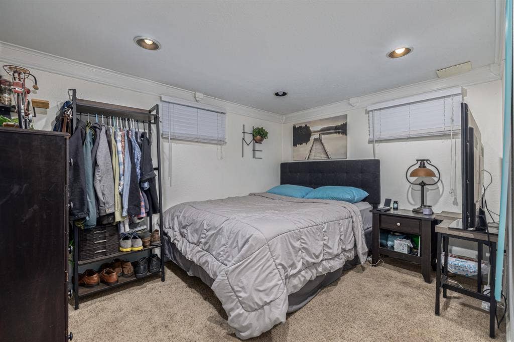 Looking for Roomate West Highlands!