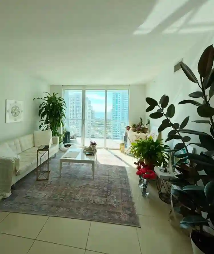 MASTER BEDROOM +BATH WATER VIEWS!
