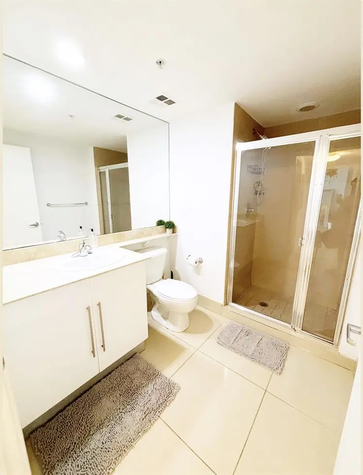 MASTER BEDROOM +BATH WATER VIEWS!