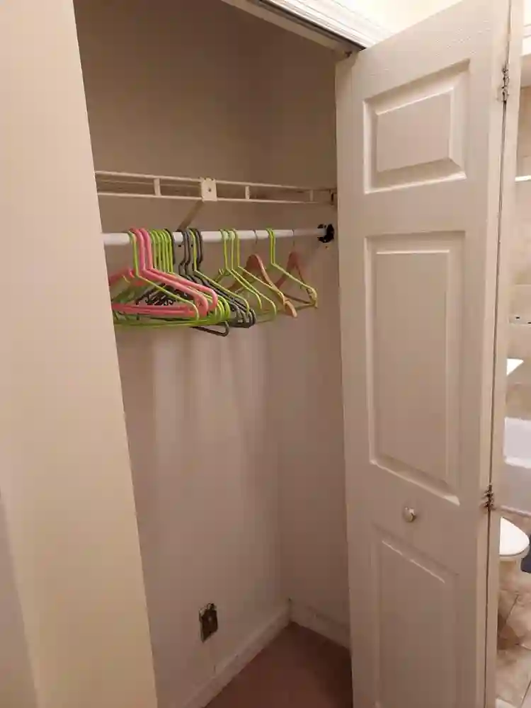peaceful and safe bedroom for rent