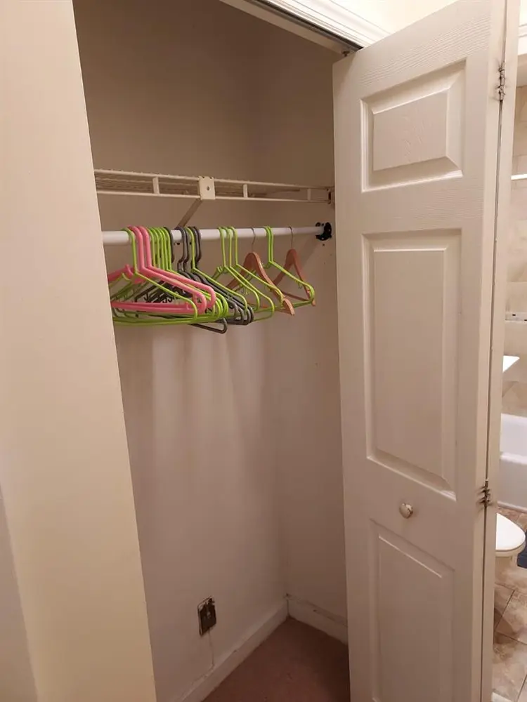 peaceful and safe bedroom for rent