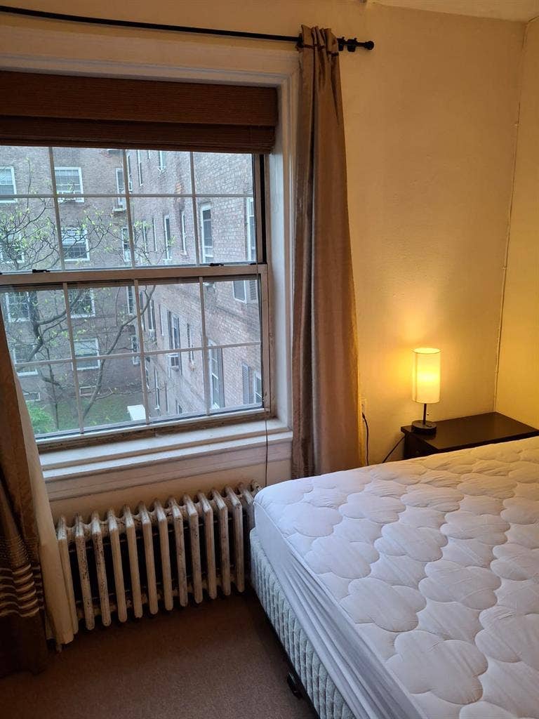 peaceful and safe bedroom for rent