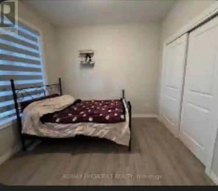 Private room w/bath Oct 1st.