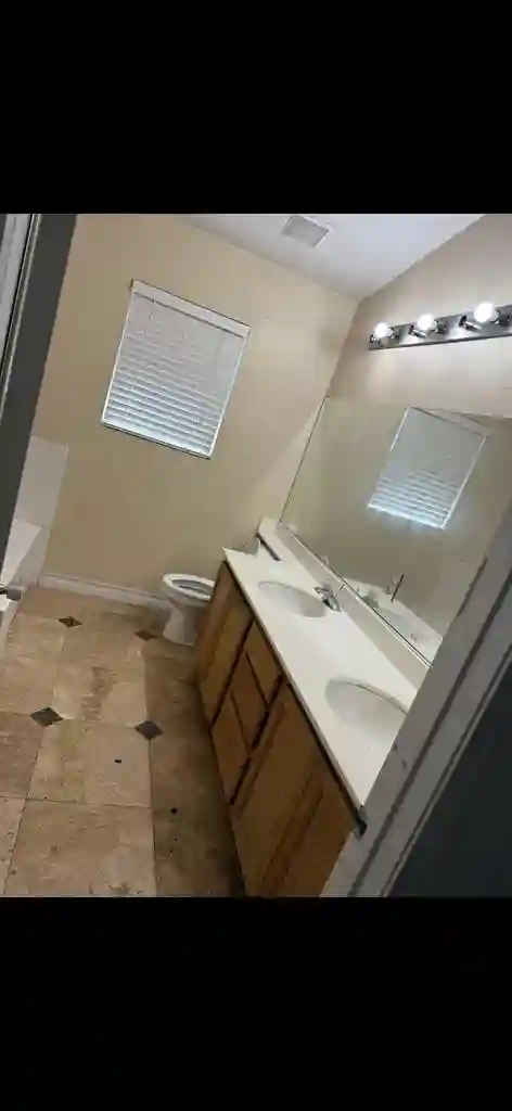 Room For Rent.