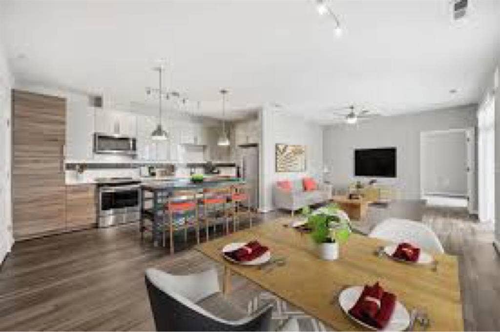 ROOMMATE WANTED - HYATTSVILLEE