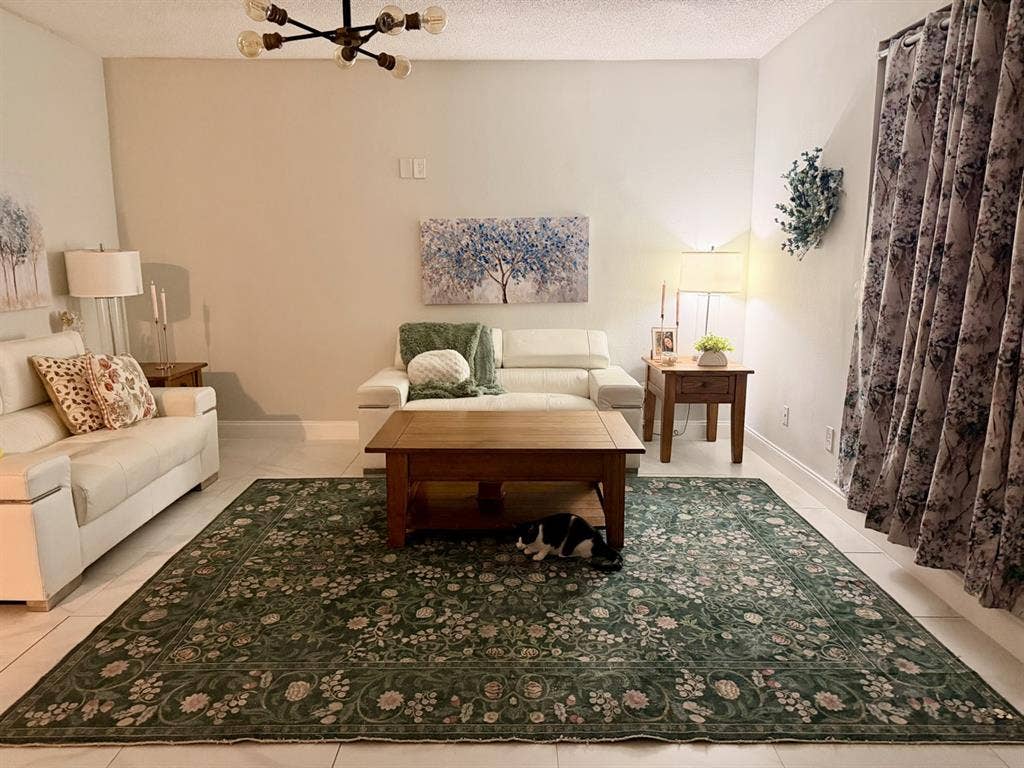 Bedroom Private Bath: Luxury Condo