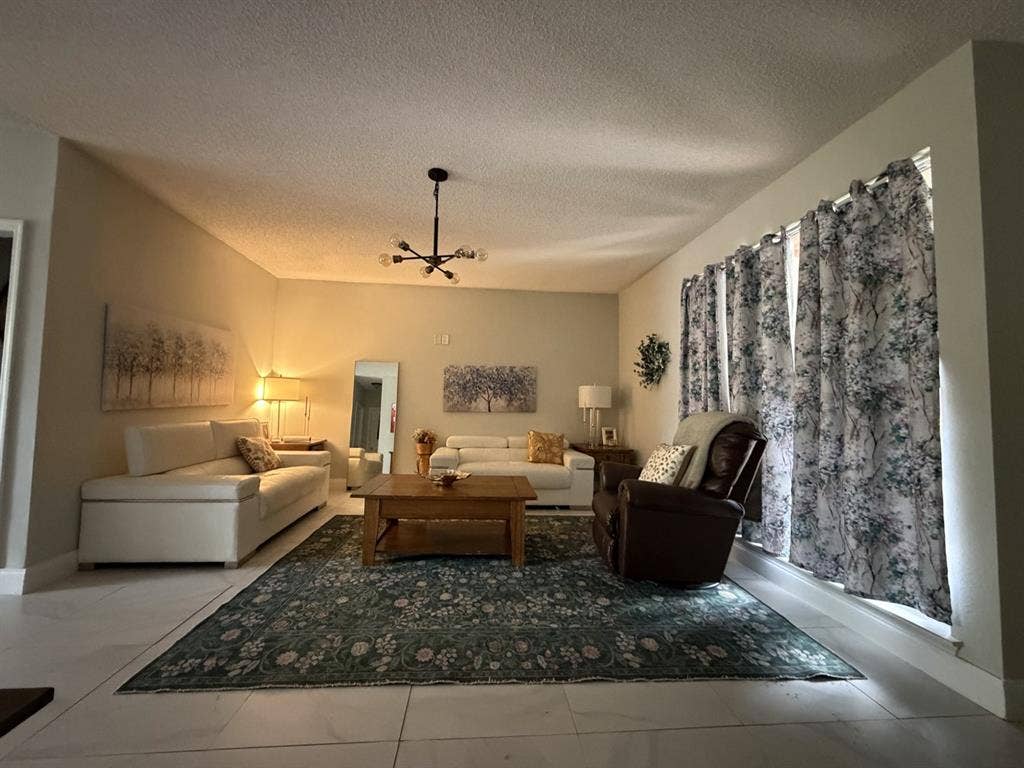 Bedroom Private Bath: Luxury Condo