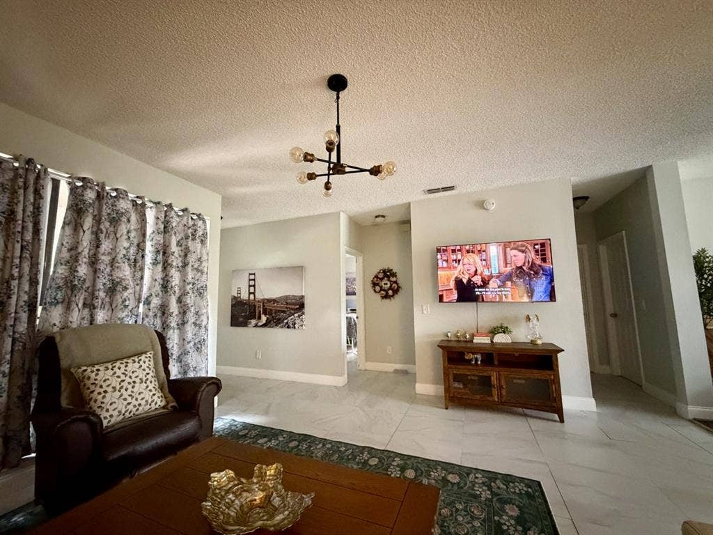Bedroom Private Bath: Luxury Condo