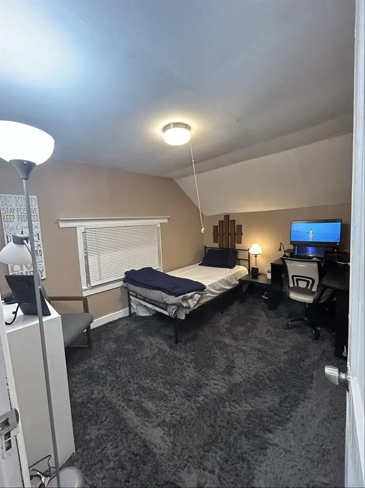 Peaceful House - Furnished Bedroom