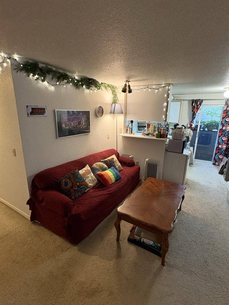 ISO 3rd Roommate in Beaverton Apt
