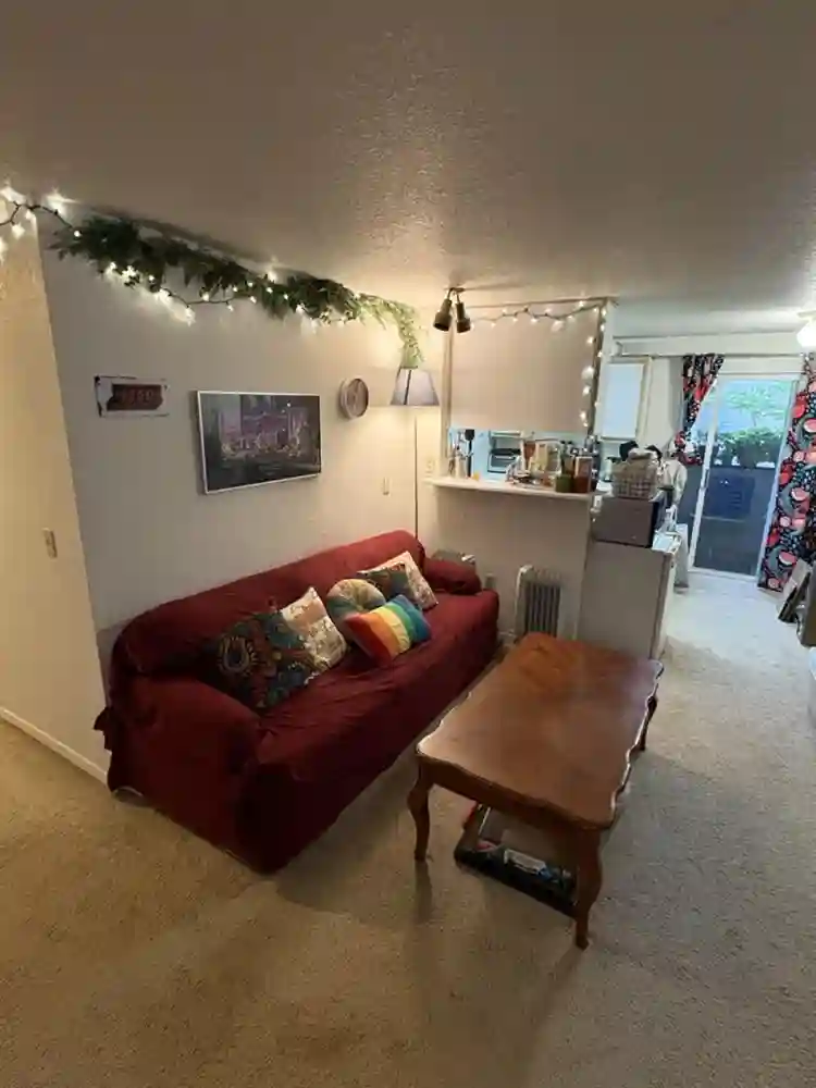 ISO 3rd Roommate in Beaverton Apt