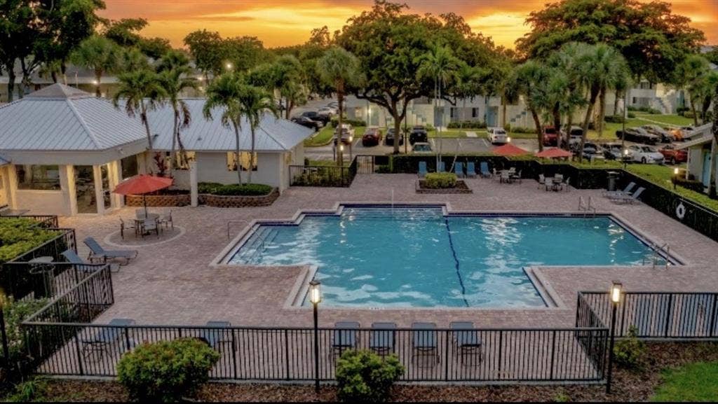 1bR with private bathroom for rent