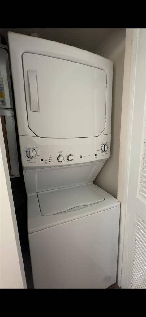 Looking for one girl for a 3/3 apt!