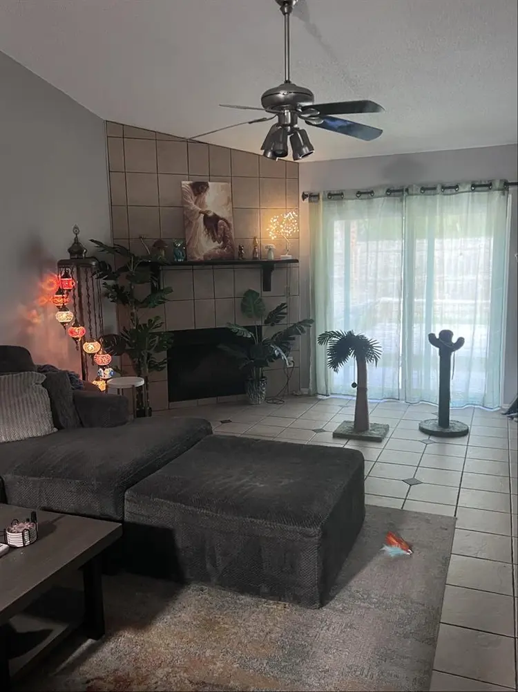 $950 room available